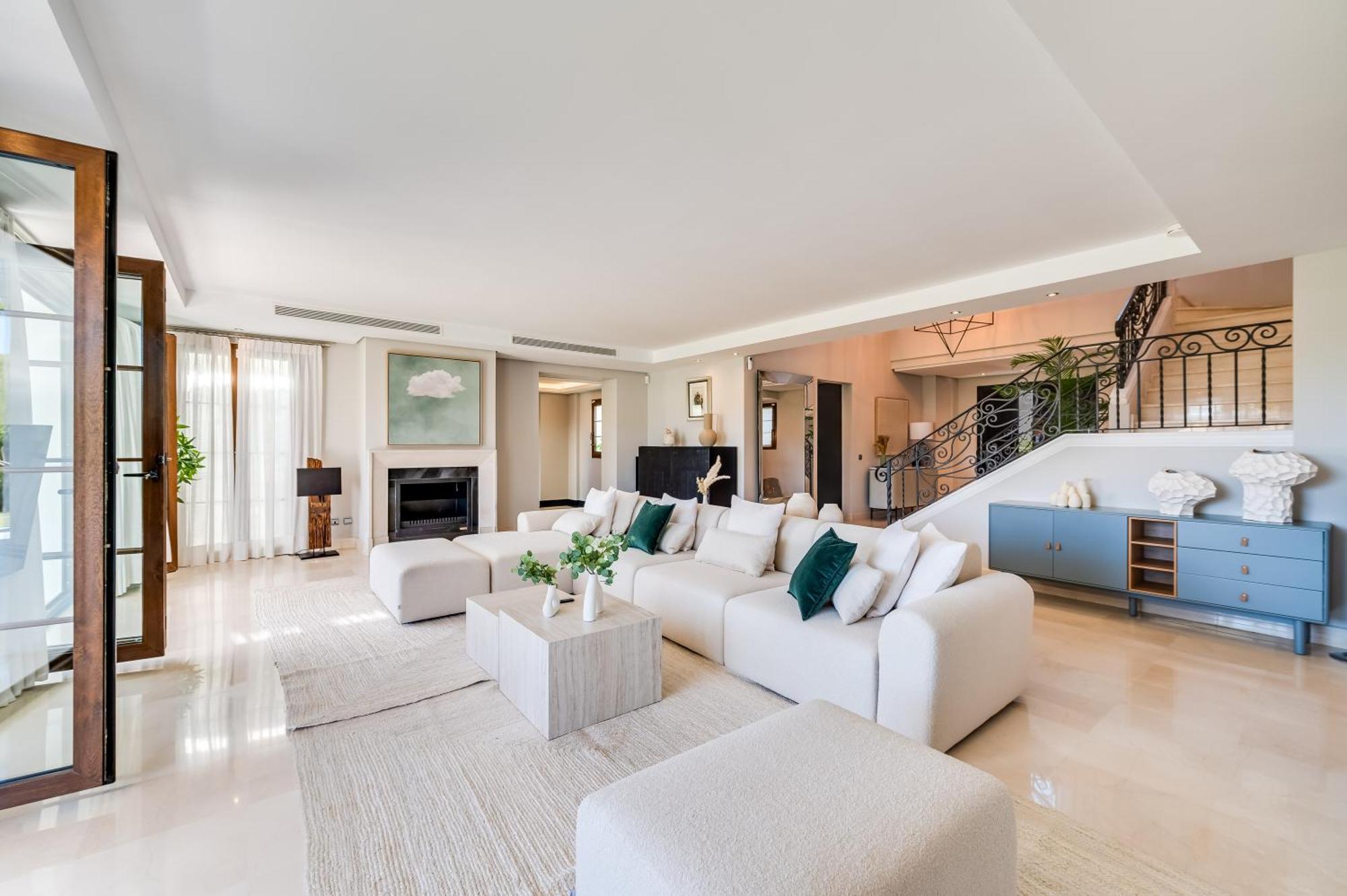 Vacation I Milka, Frontline Golf, Giant Private Heated Pool, Close To High-end Restaurants, 8min Puerto Banus, Cine Villa Marbella